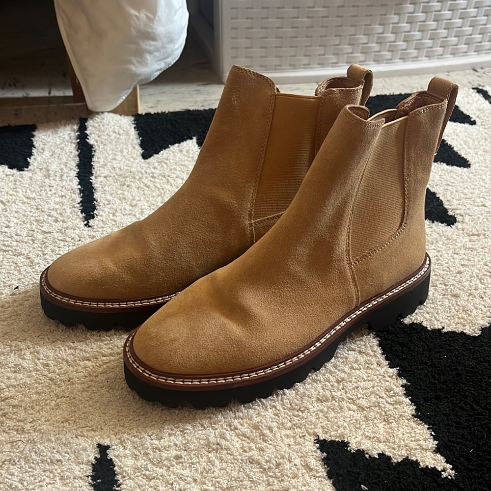 NEVER WORN Madewell Leather Chelsea Boots Size 7